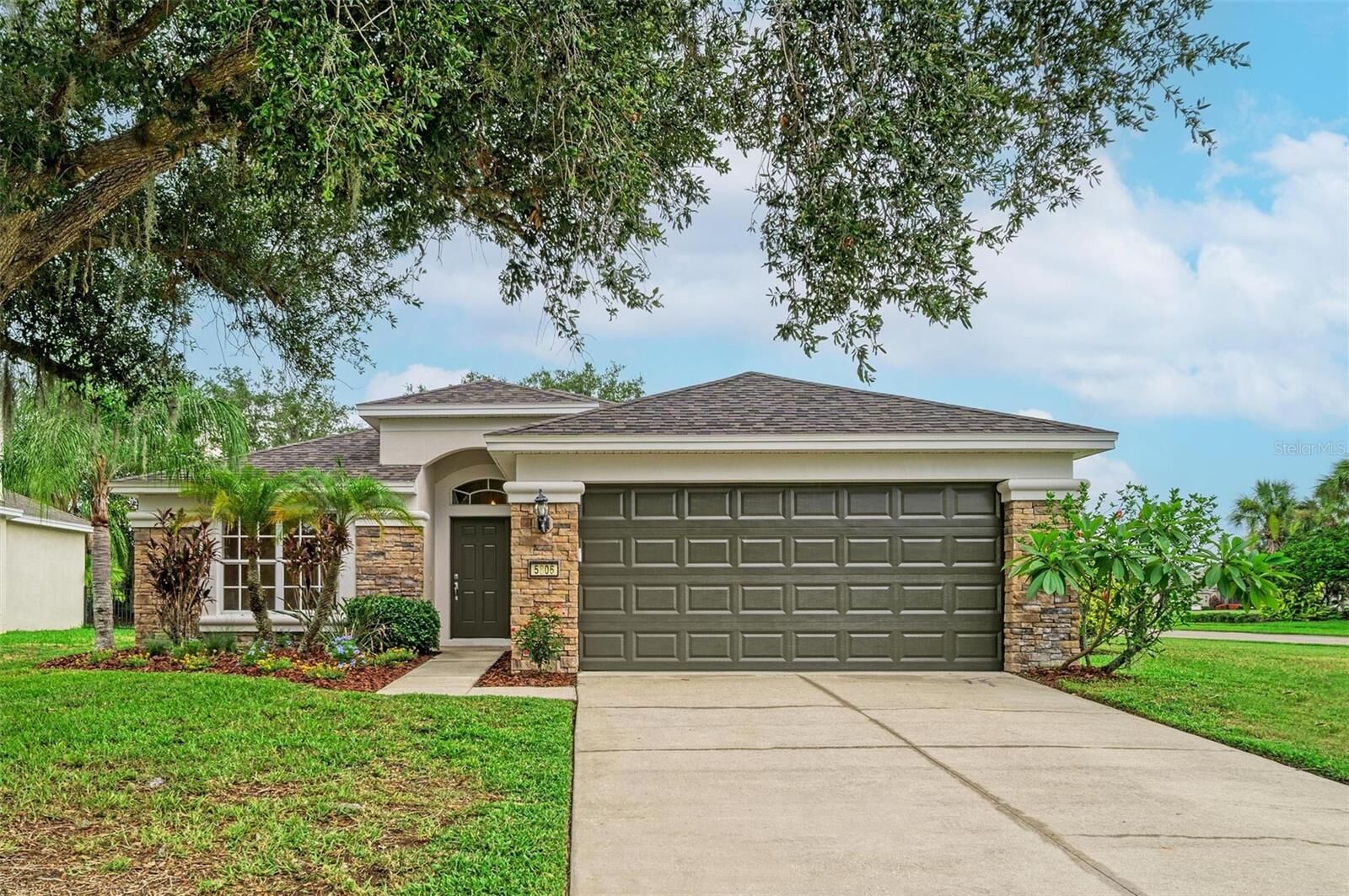 Property Photo:  5806 100th Avenue E  FL 34219 
