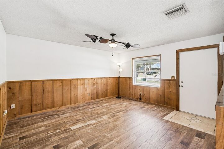 Property Photo: 6339 Oren Court FL 32712