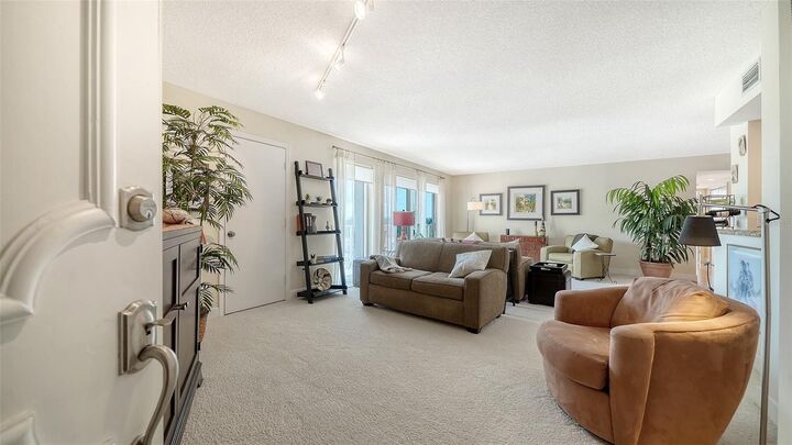 Property Photo:  2301 Gulf Of Mexico Drive 44N  FL 34228 