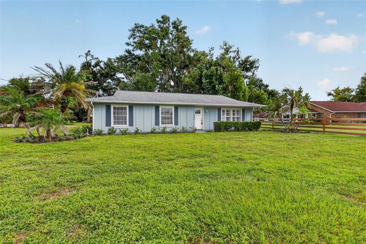 Property Photo:  33350 E Lake Joanna Drive  FL 32736 