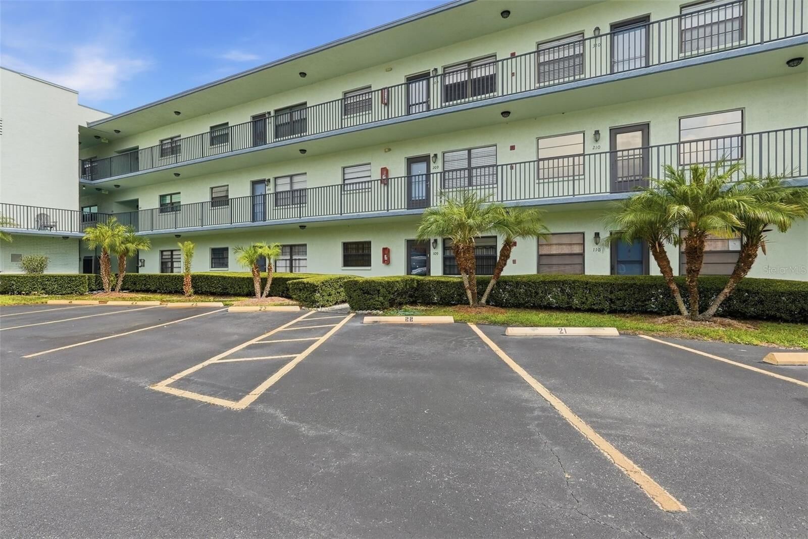 Property Photo:  5973 Terrace Park Drive N 109  FL 33709 