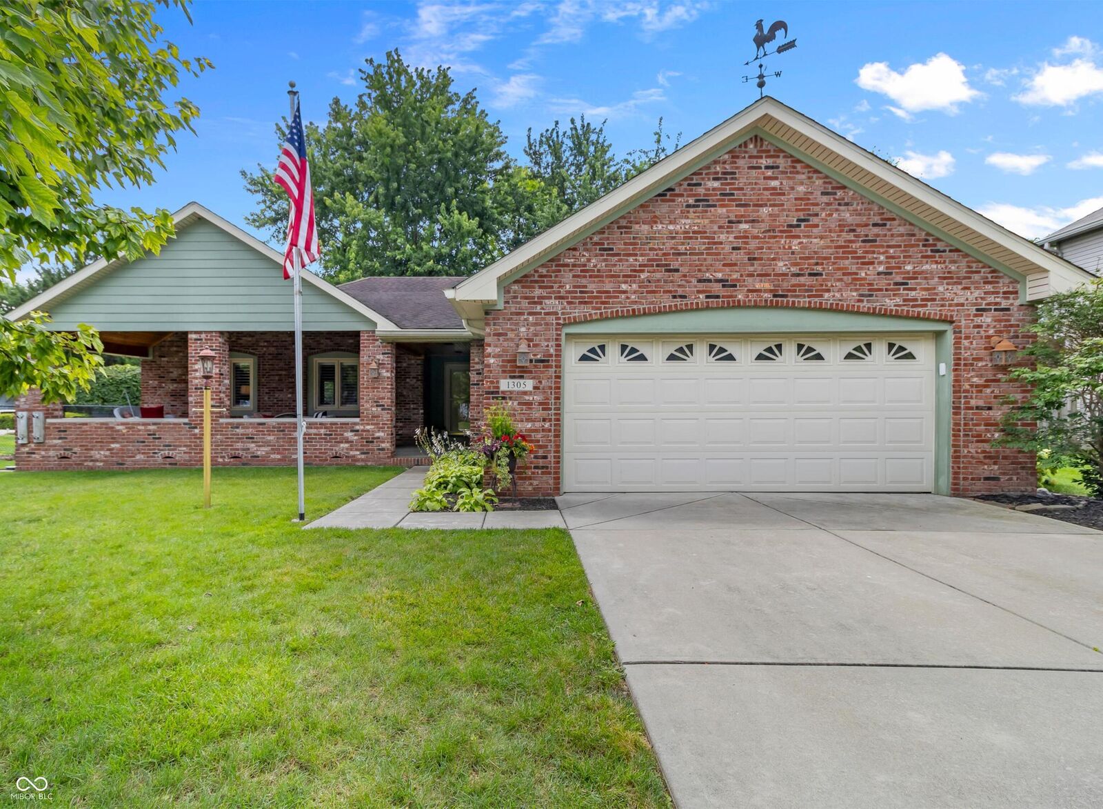 Property Photo:  1305 N Catamaran Circle  IN 46034 