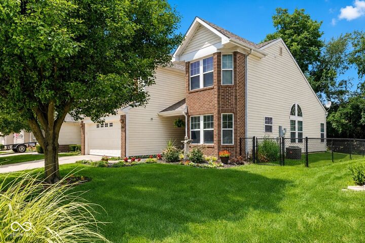 Property Photo: 1312 Summerhouse Drive IN 46217