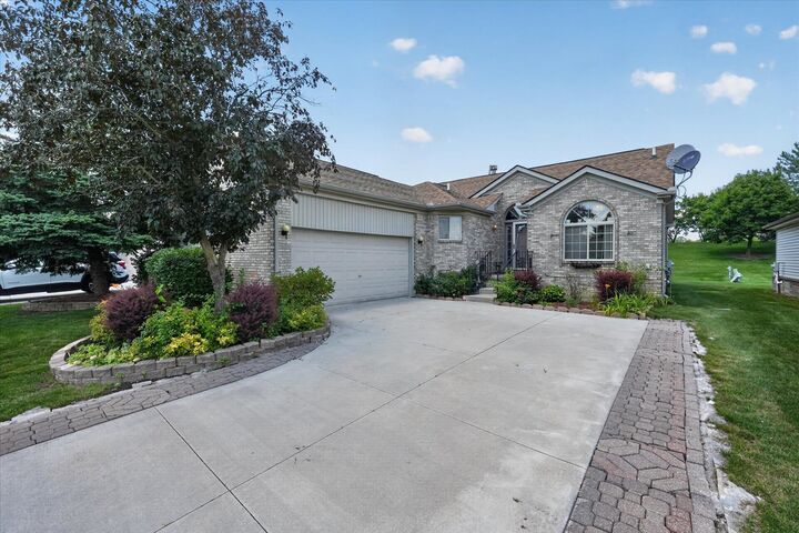 Property Photo: 3527 New Boston Drive MI 48314