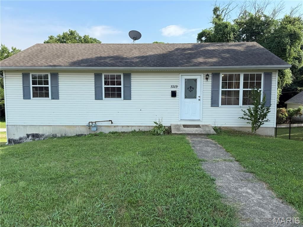 Property Photo:  3209 College Avenue  IL 62002 