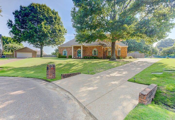 Property Photo: 3390 Pembroke Ellis Cv TN 38133