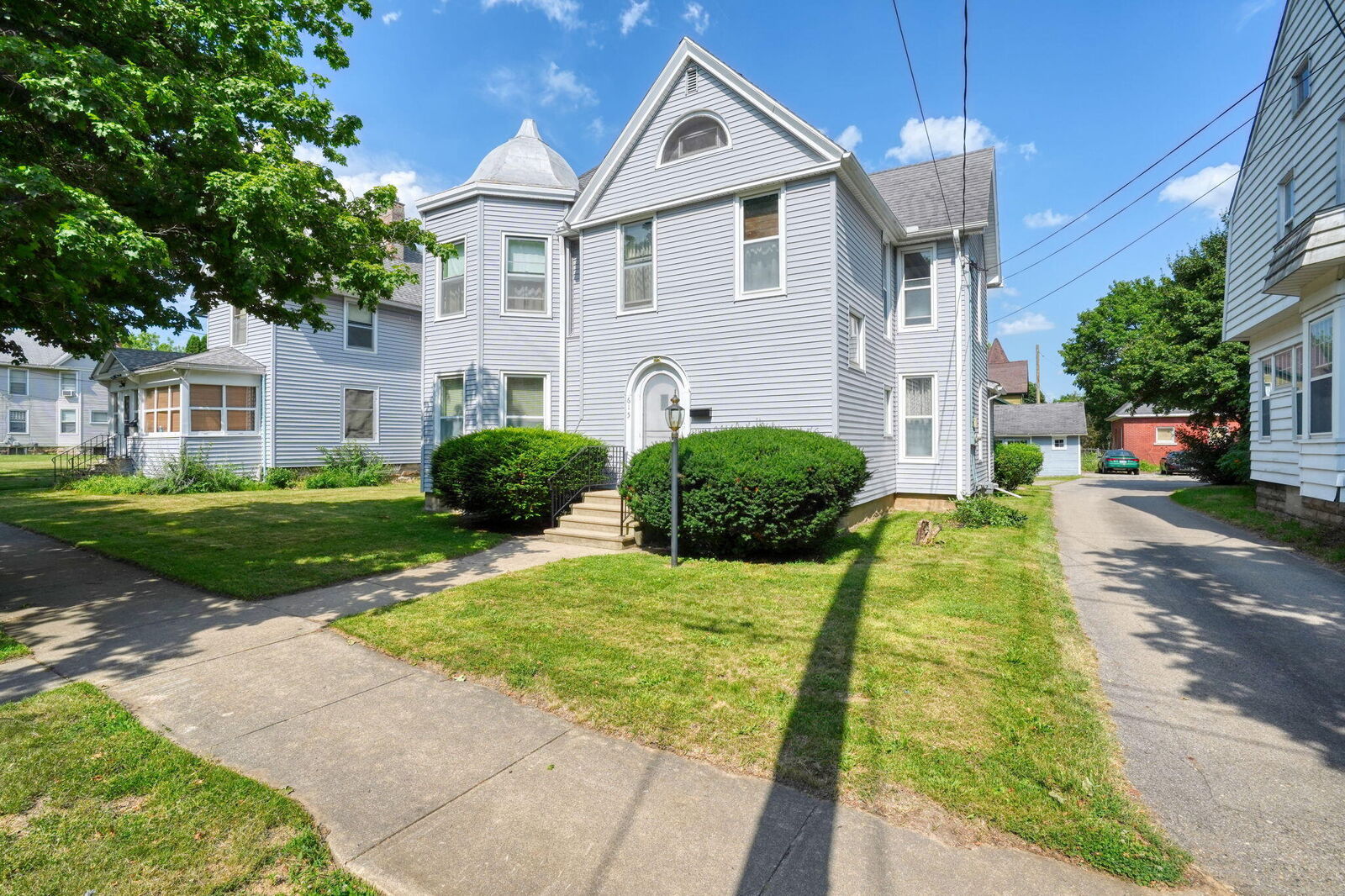 Property Photo:  615 2nd Street  MI 49203 