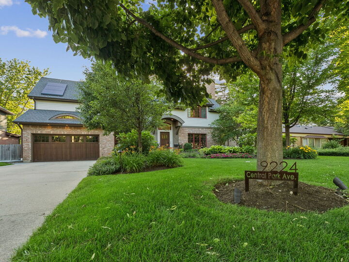 Property Photo:  