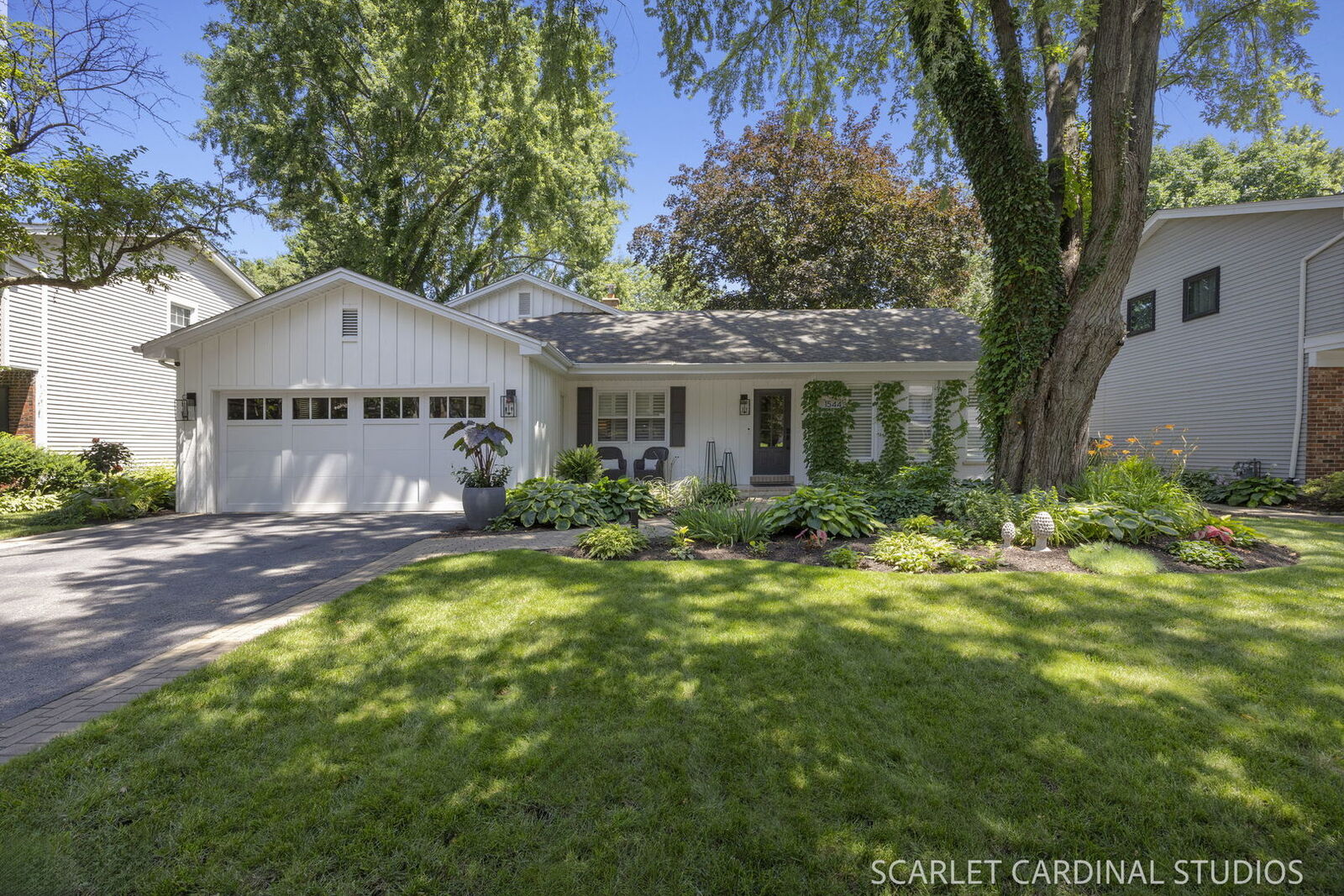 Property Photo: 1544 Clyde Drive IL 60565