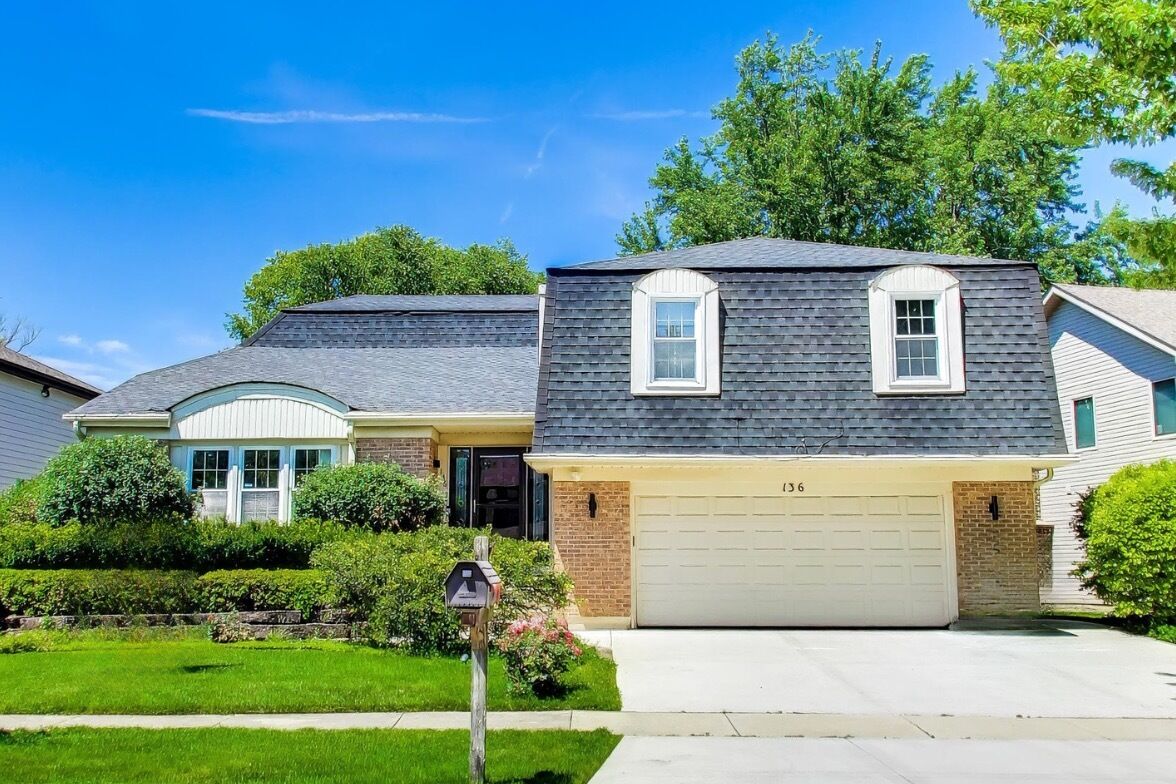 Property Photo: 136 E Fox Hill Drive IL 60089