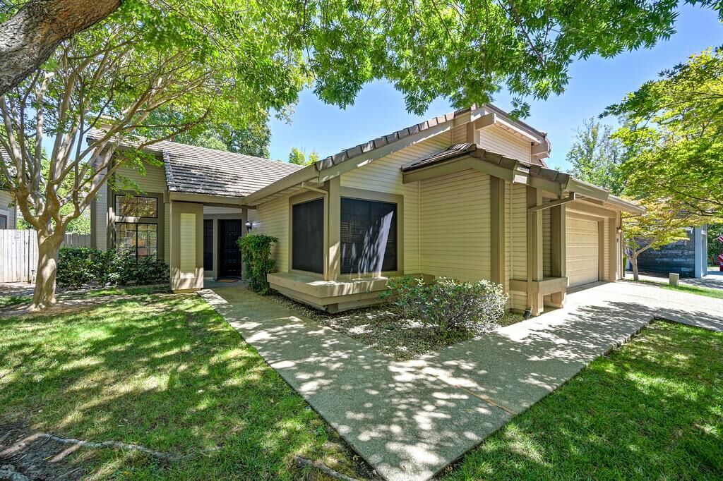 Property Photo:  502 Bedford Court  CA 95661 
