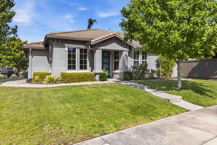Property Photo:  6 Converse Court  CA 95835 