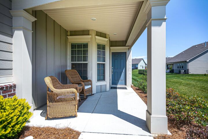 Property Photo:  1402 Cannon Ln  TN 37174 