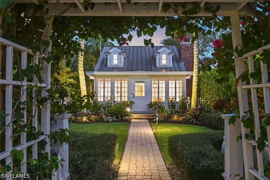 Property Photo:  356 11th Avenue S  FL 34102 
