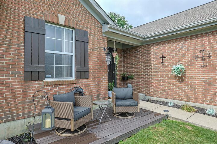 Property Photo:  2041 Flintwood Court  KY 41051 