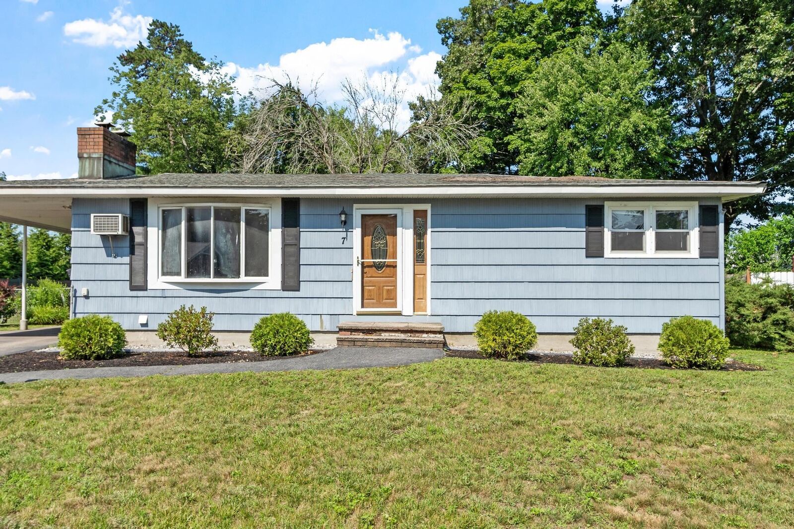 Property Photo: 7 Mack Street NH 03110