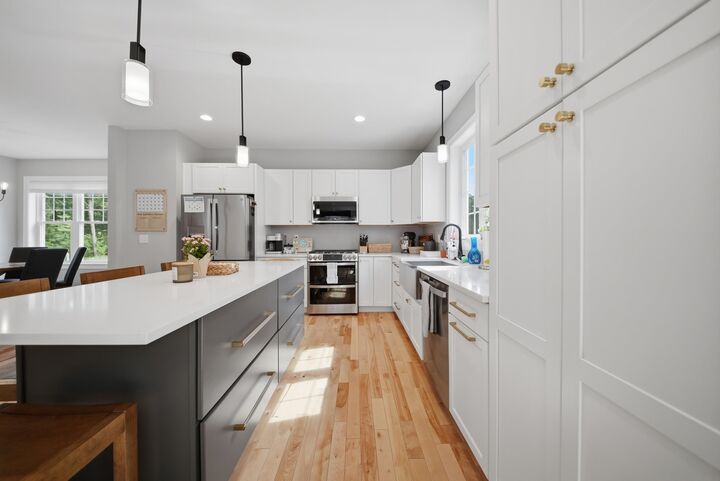 Property Photo: 37 Clover Lane NH 03053