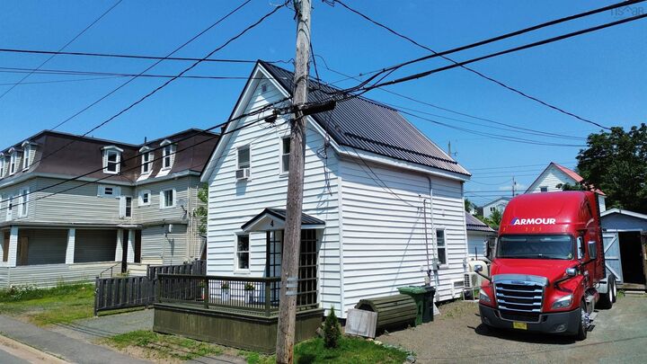 Property Photo: 4 Victoria Street NS B0M 1X0