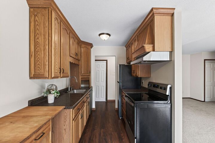 Property Photo: 921 11th Avenue S 5 MN 55343