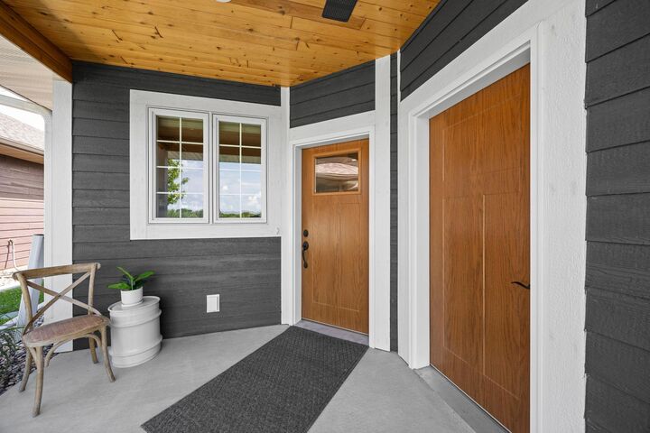 Property Photo:  127 Highland Circle  MN 55325 