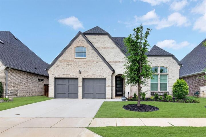 Property Photo:  2825 Braemar  TX 75056 
