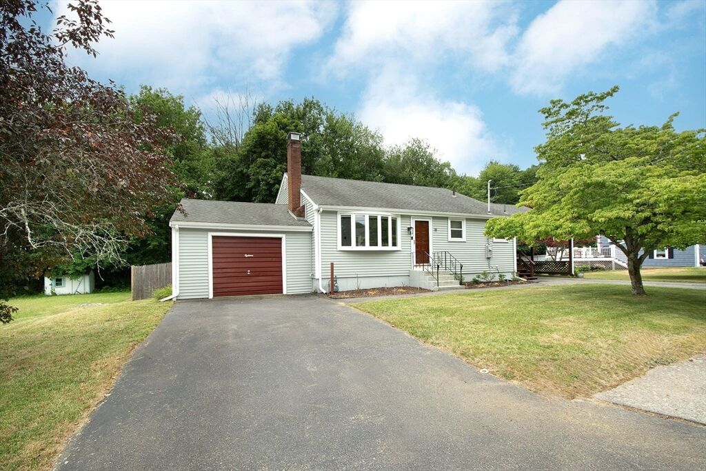 Property Photo:  18 Oakwood Dr  MA 02368 