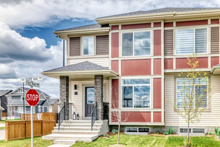 Property Photo: 3 Agate Road AB T4C 3B9