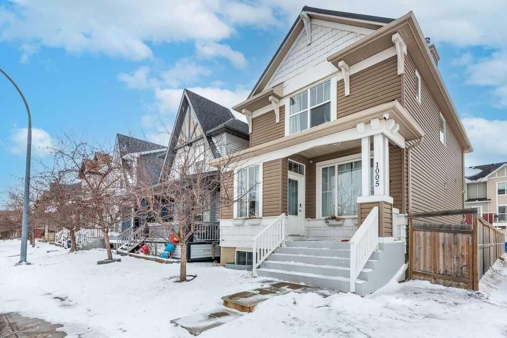 Property Photo:  1005 New Brighton Gardens SE  AB T2Z 0Y1 