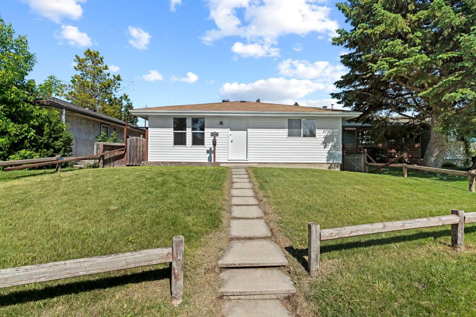 Property Photo: 3116 39 Street SE AB T2B 1B1