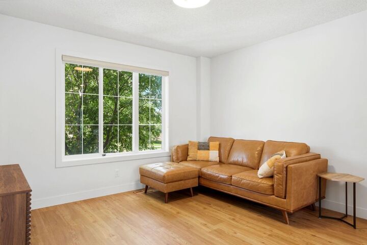 Property Photo:  564 Evanston Drive NW  AB T3P 0H4 