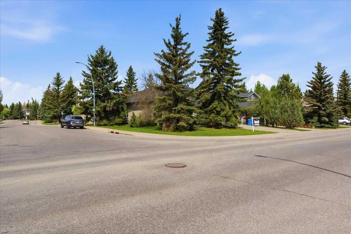 Property Photo:  13919 Evergreen Street SW  AB T2Y 2X4 