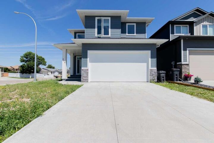 213 Greenwood Road — photo 1