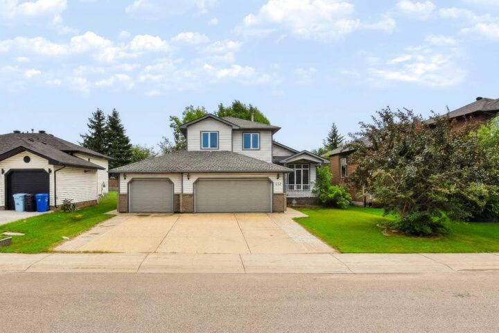 Property Photo: 117 Barber Drive AB T9K 2E3