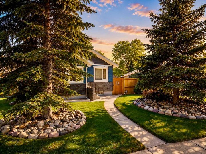 Property Photo: 239 19 Street N AB T1H 3J9