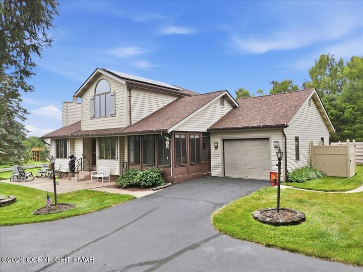 Property Photo:  303 Sir Bradford Road  PA 18347 