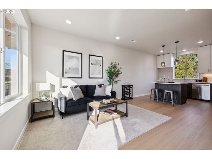 Property Photo:  1527 SE Tenino St  OR 97202 