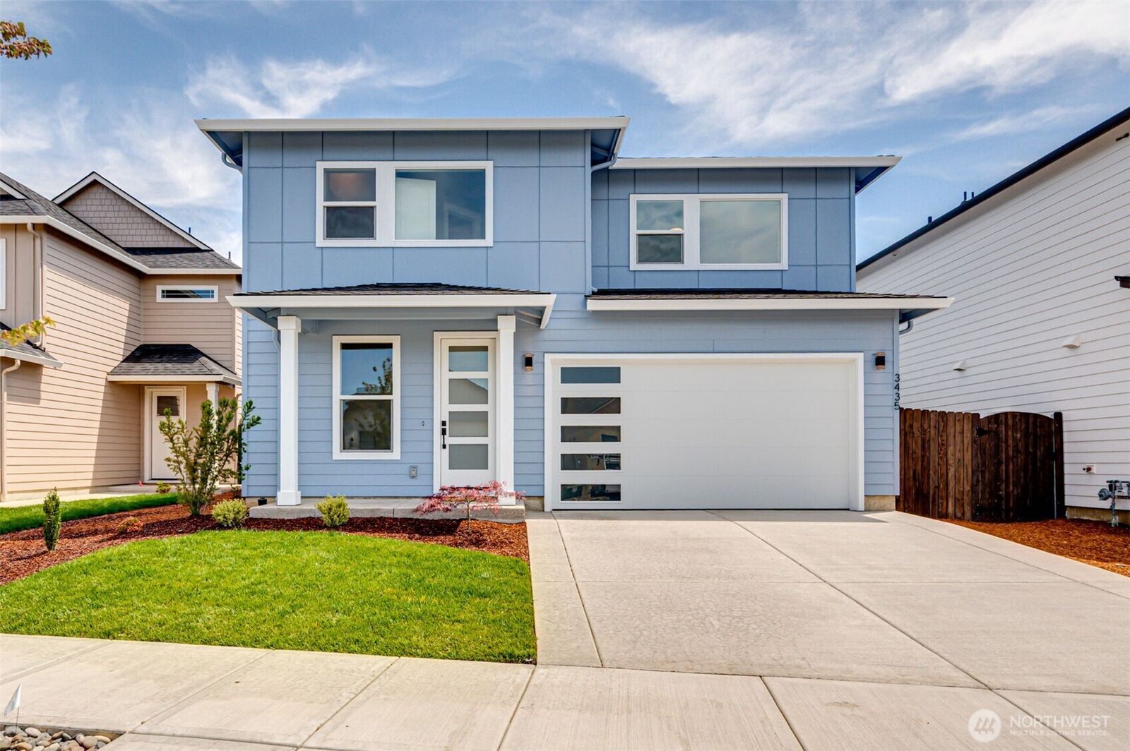 Property Photo:  3435 SE 8th Avenue  WA 98604 