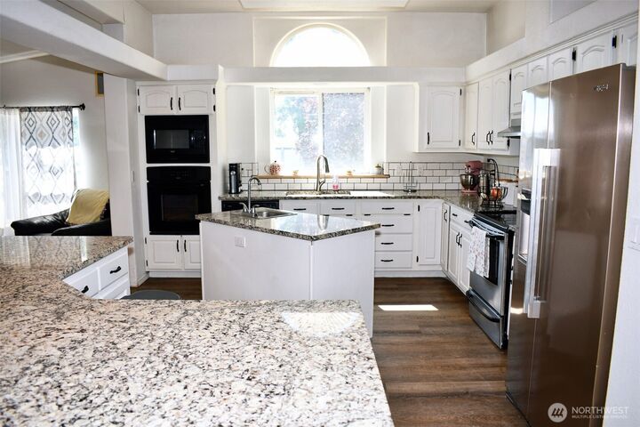 Property Photo:  84693  Ringer Road  OR 97862 