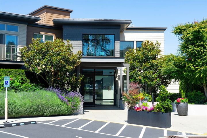 Property Photo: 50 Pine Street 401 WA 98020