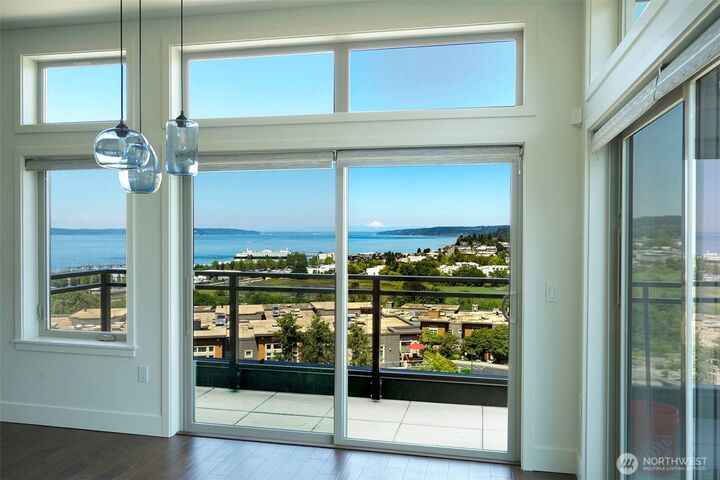Property Photo:  50  Pine Street 401  WA 98020 