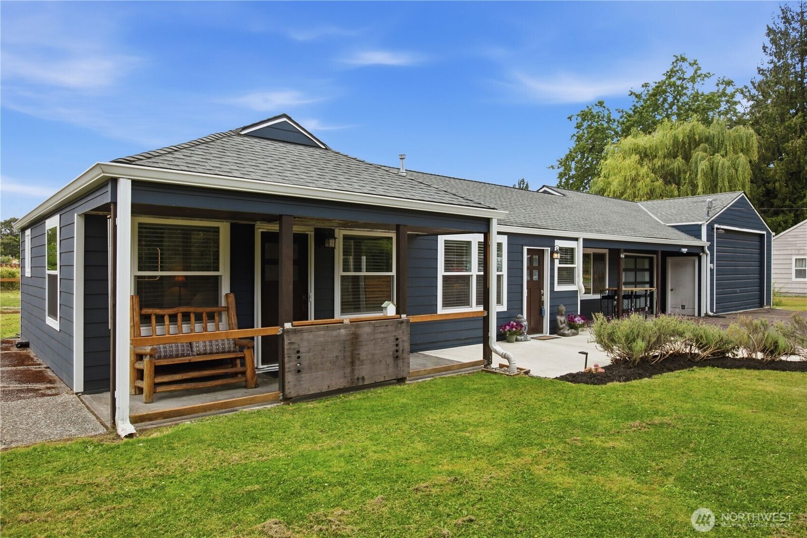 Property Photo: 406 1st Avenue E WA 98047