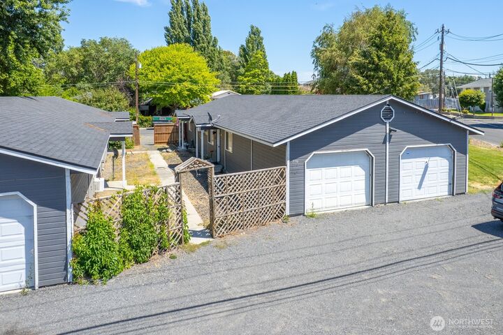 Property Photo: 716 Frey Road NW WA 98823