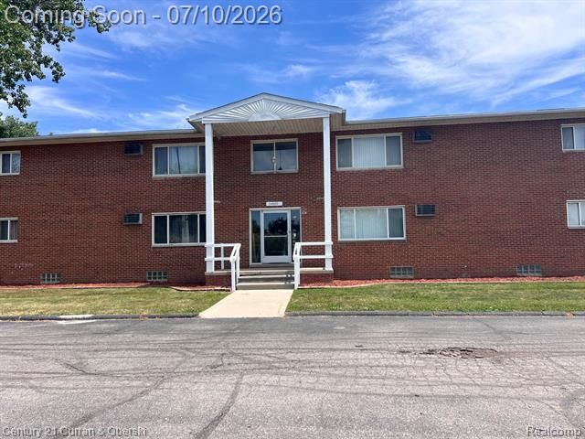 Property Photo:  14682 Middle Gibraltar Road 24  MI 48173 