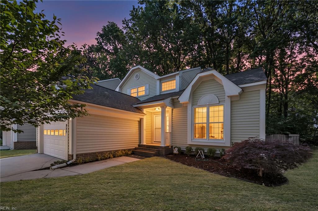 Property Photo:  927 Thatcher Way  VA 23320 