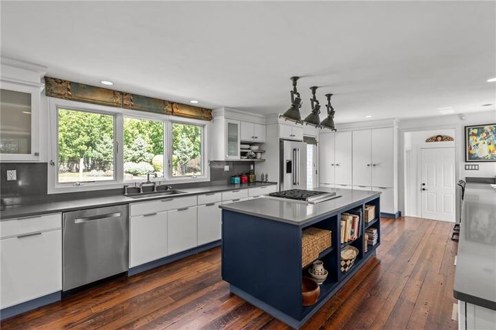 Property Photo:  11 Stonegate Road  RI 02885 