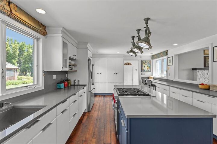 Property Photo:  11 Stonegate Road  RI 02885 