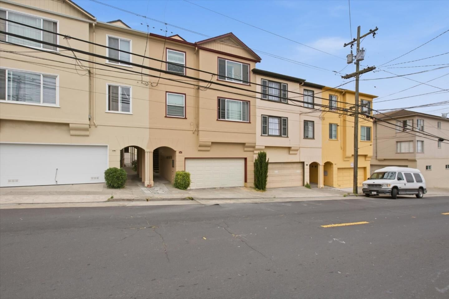 Property Photo:  673 Hillside Boulevard  CA 94014 