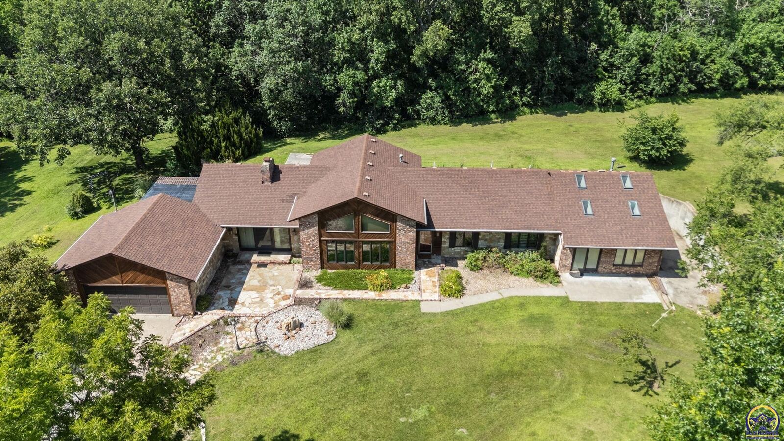 Property Photo: 3840 NE Kimbal Rd KS 66617