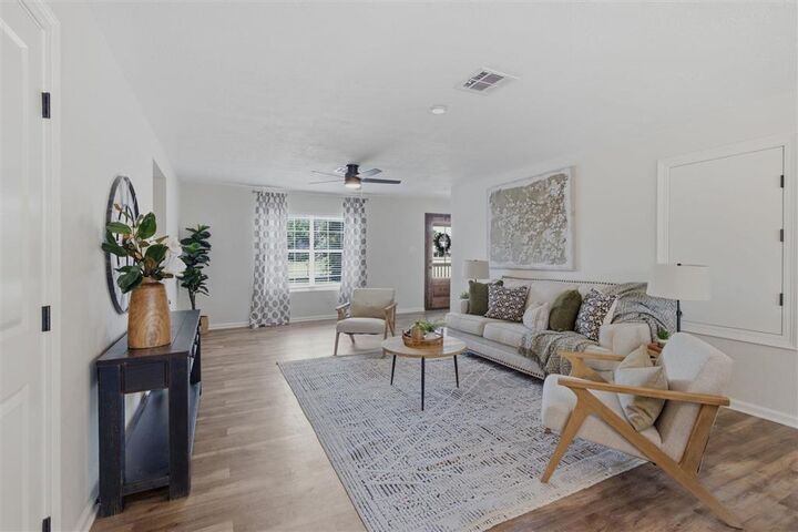 Property Photo:  105 S Storer Street S  LA 70647 