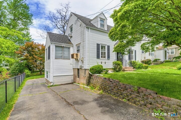 Property Photo: 98 Woodmere Road CT 06119